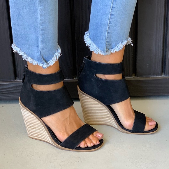 Anthropologie Shoes - NEW Black Genuine Leather Thick Ankle Strap Sandal